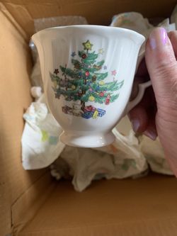 Vintage 1990’s Nikko Christmas Dish Set