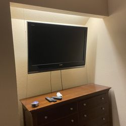 Toshiba 42” TV