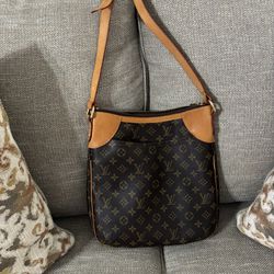 Beautiful Authentic Louis Vuitton Odeon MM