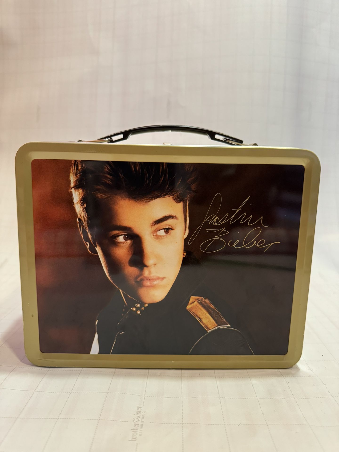 Justin Bieber metal Lunchbox BELIEVE TOUR 2012-2013.