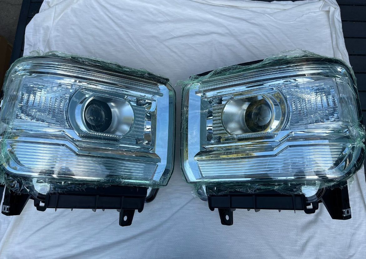 2016 GMC Sierra front headlights