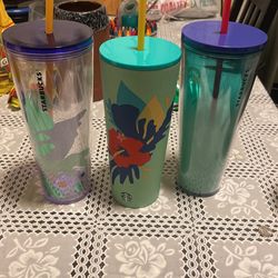 Starbucks Cups ! 