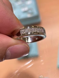 14 karat men’s engagement ring high end design
