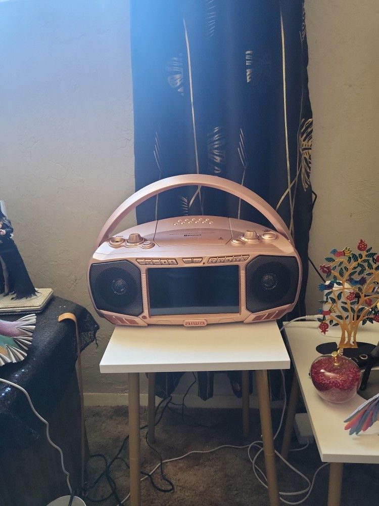 Boombox & DVD Player.