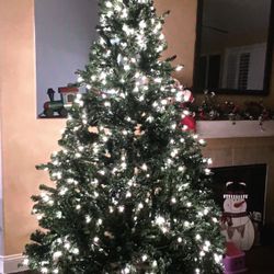 Christmas Tree/Decorations
