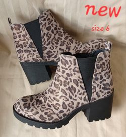 New XAPPEAL Laura Chelsea Leopard Print Ankle Boot