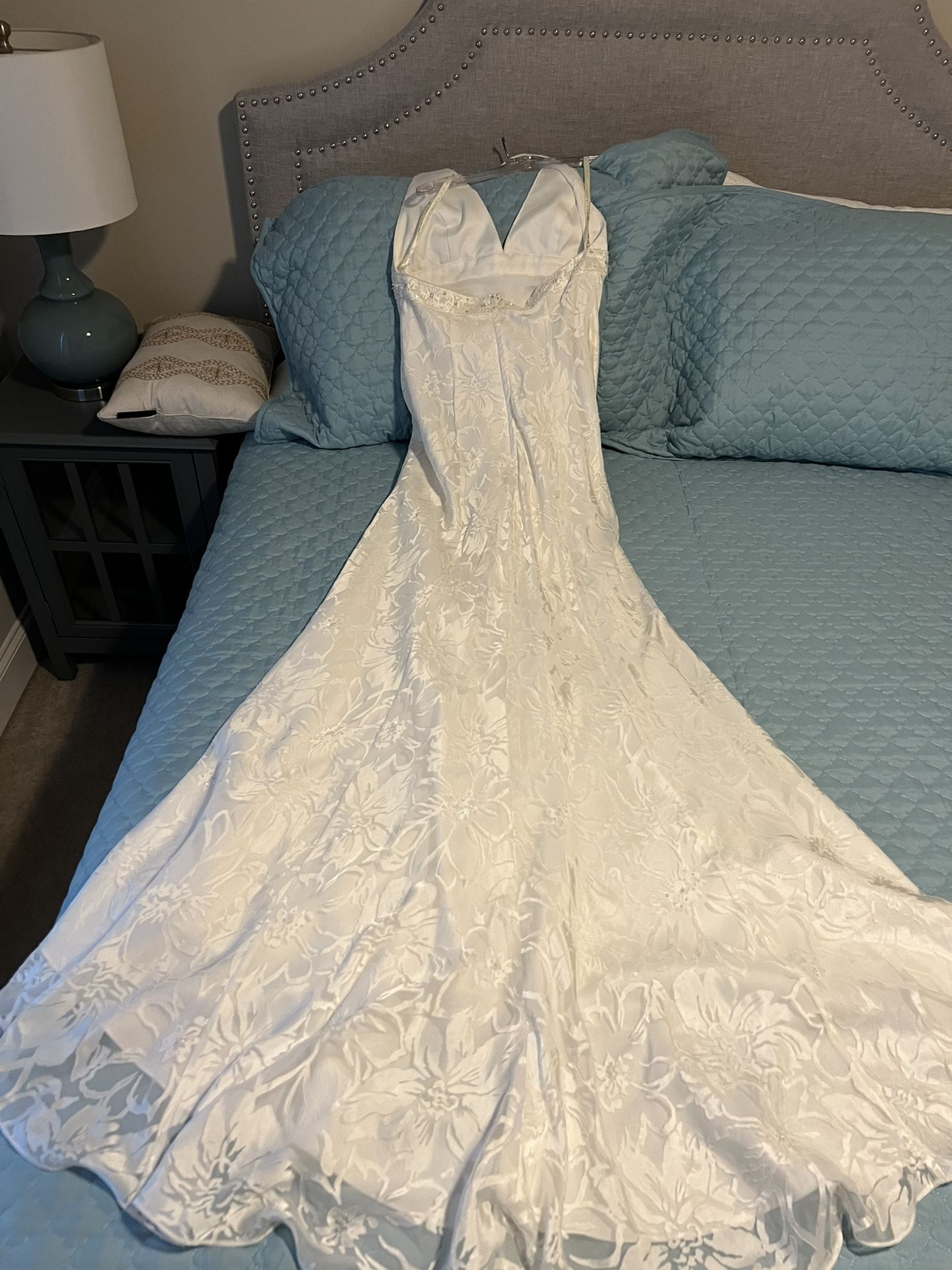 New Wedding Dress Size 8