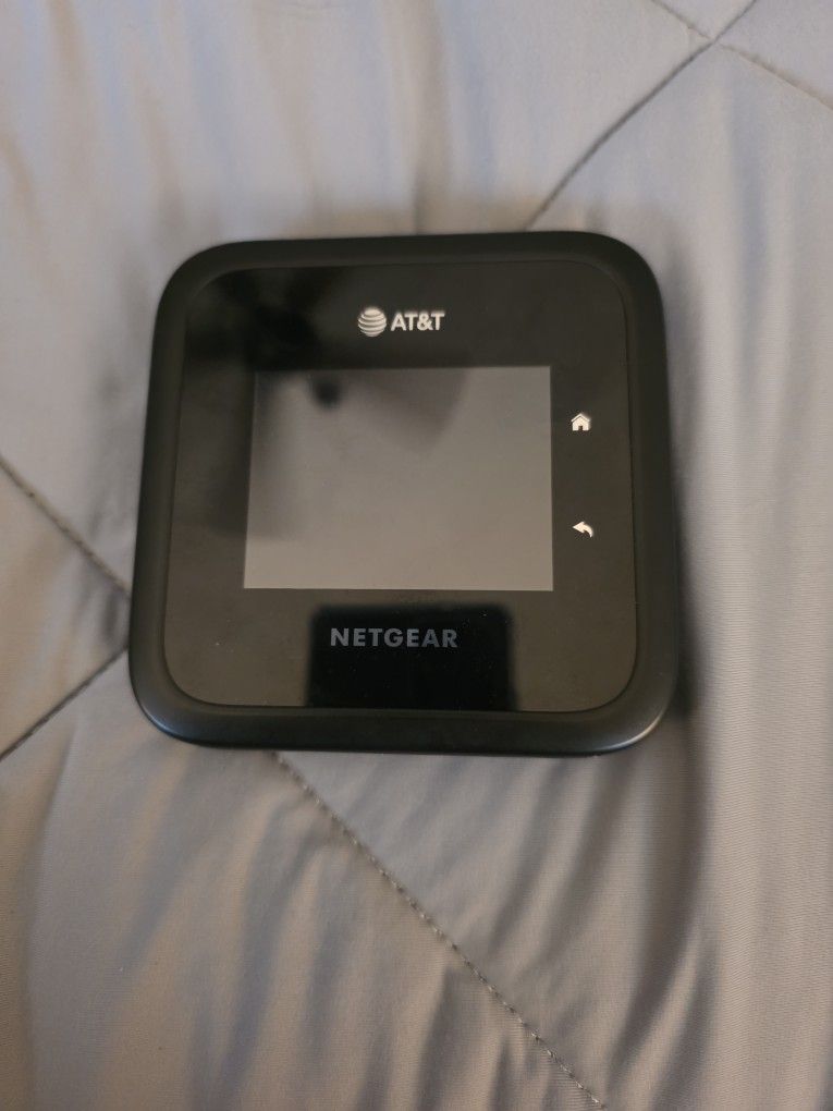 AT&T NETGEAR NIGHTHAWK M6 Pro HOTSPOT