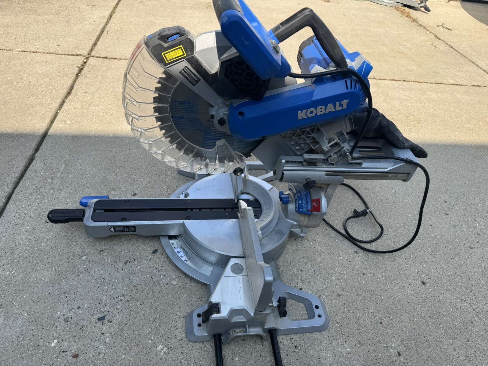 Kobalt Compact 10in 15 Amp Dual Bevel Sliding Compound Corded Miter Saw