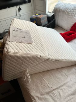 Adjustable pillow