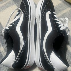 Men’s Size 9.5 VANS Old Skool Shoes Classic Black Canvas & Suede w/ White Trim