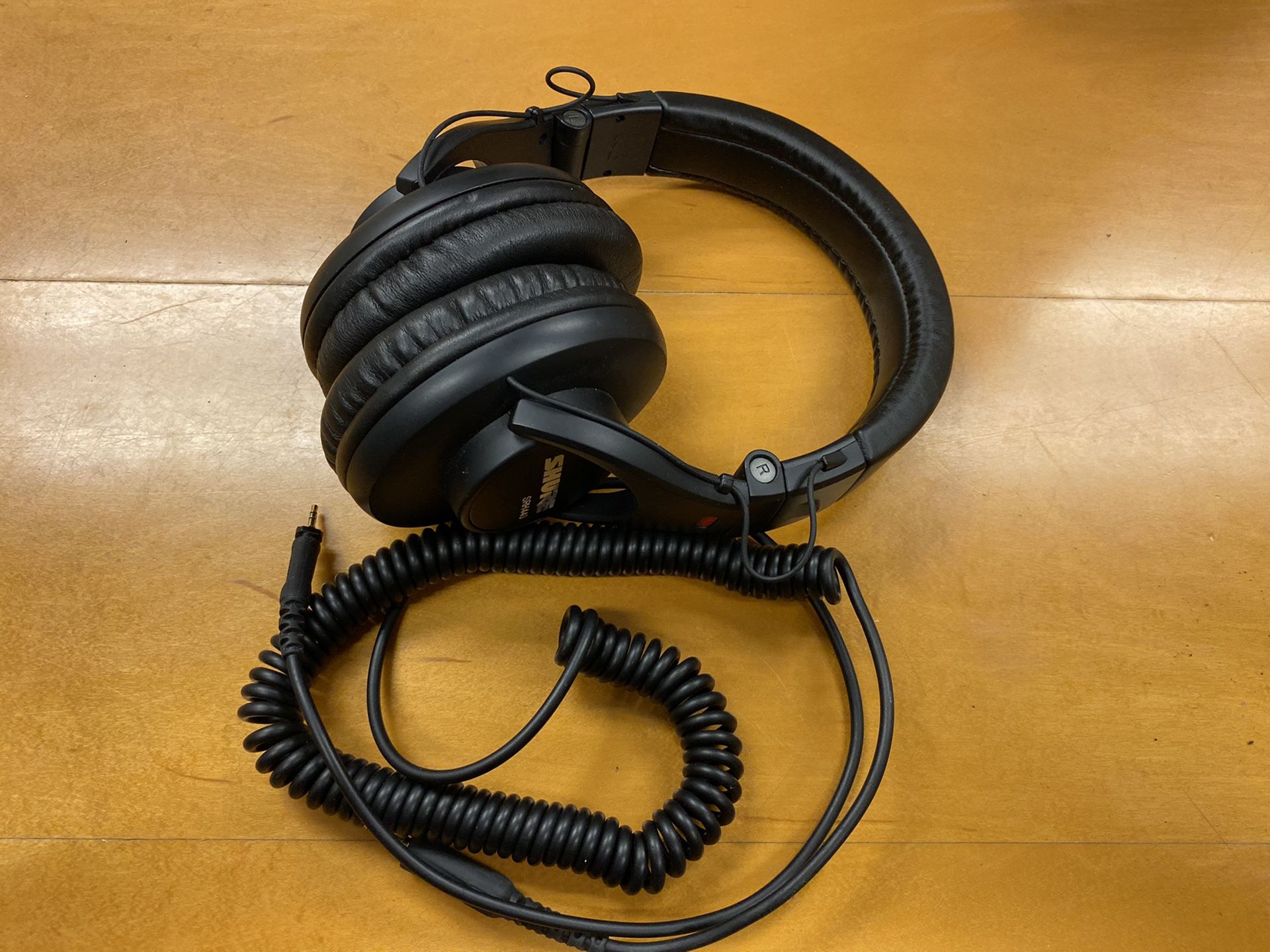 SHURE SRH-440 Studio Headphones