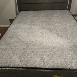 @@@Like new Mattress and Bed frame for Sell!!