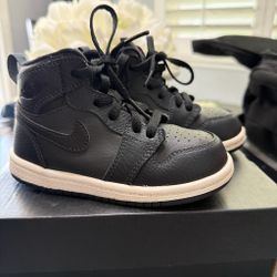 Nike Air Jordan 1 Toddler High-Top Sneakers