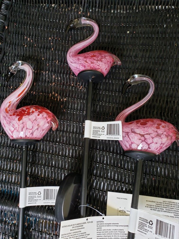 20$ Each) Hand Blown Glass Flamingo Solar Lighted Yard Stake, Solar Garden Torch 31 Inches High with Lighted Glass Body and Automatic Night Lighting