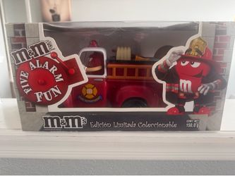Vintage M&Ms RED'S FIREHOUSE Fire Truck Candy Dispenser Limited Edition In Box