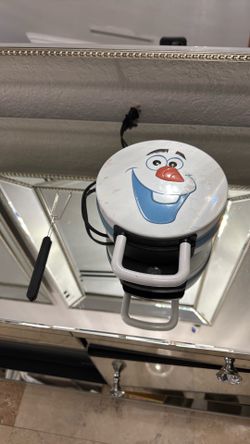 Waffle maker olaf