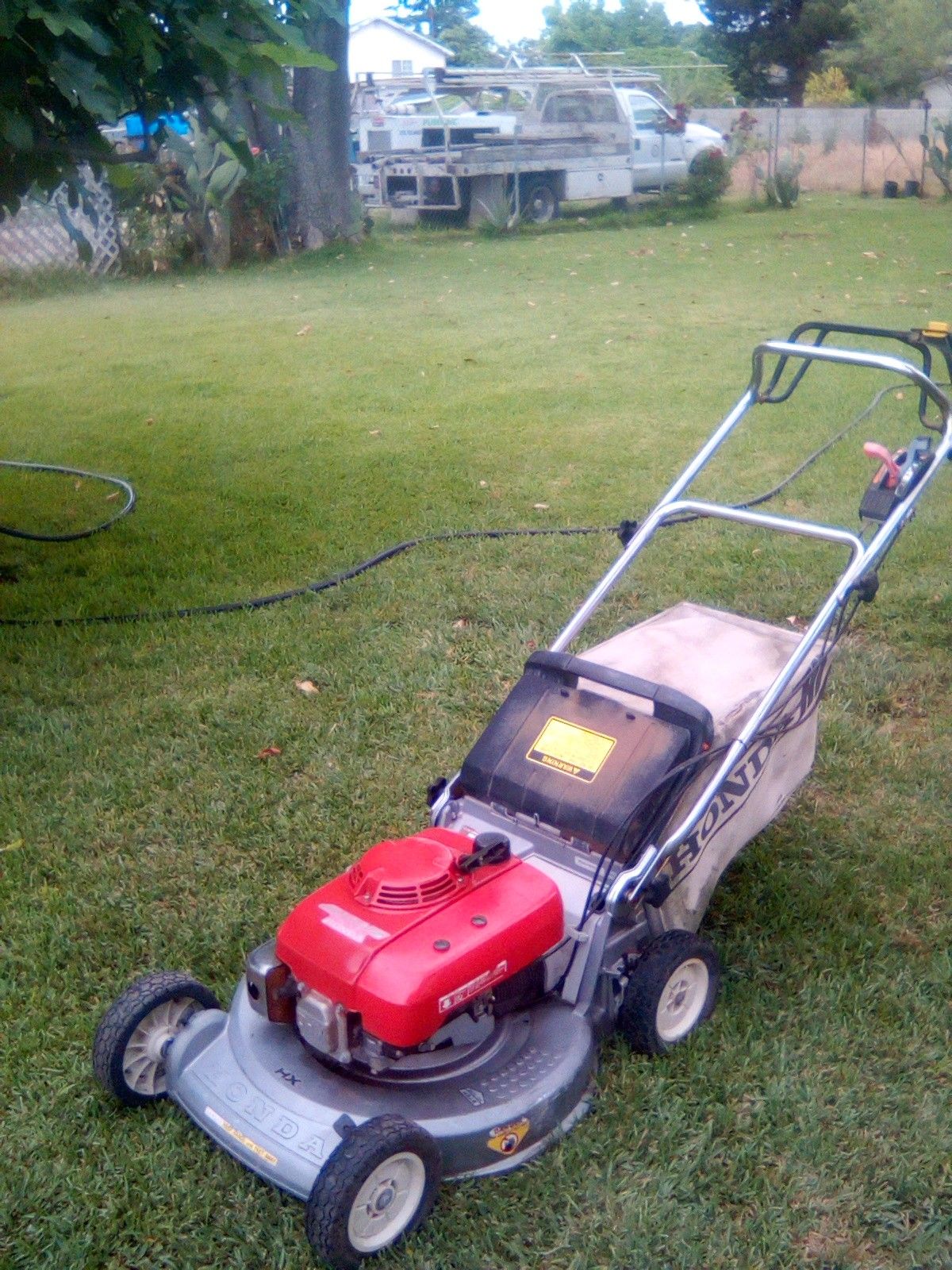 Honda hr215 commercial grade hydrostatic self propelled lawn mower 350