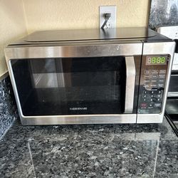 NEGOTIATE PRICE - Small 700 watt Microwave