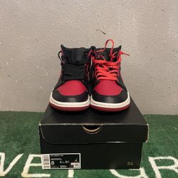 Mid Banned Jordan 1s Size 8 ( Used )