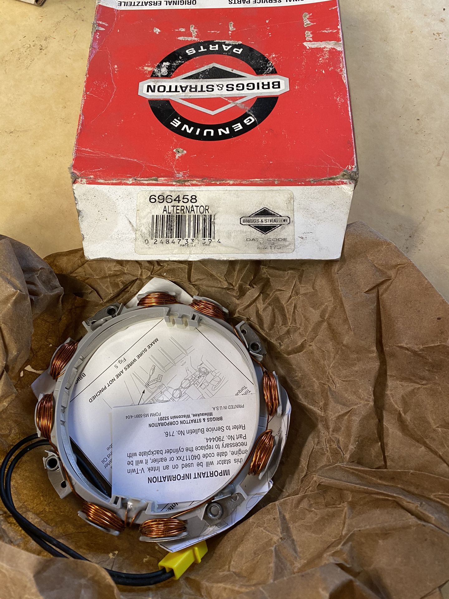 Briggs& Stratton alternator 696458