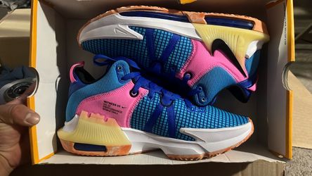 Nike LeBron Witness 7 "Hyper Royal Pink" Basketball Shoes