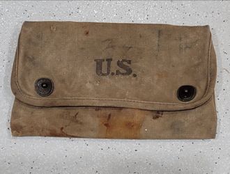 U.S. Military Canvas original U.S. WWI or WWII squad leader or general-purpose pouch