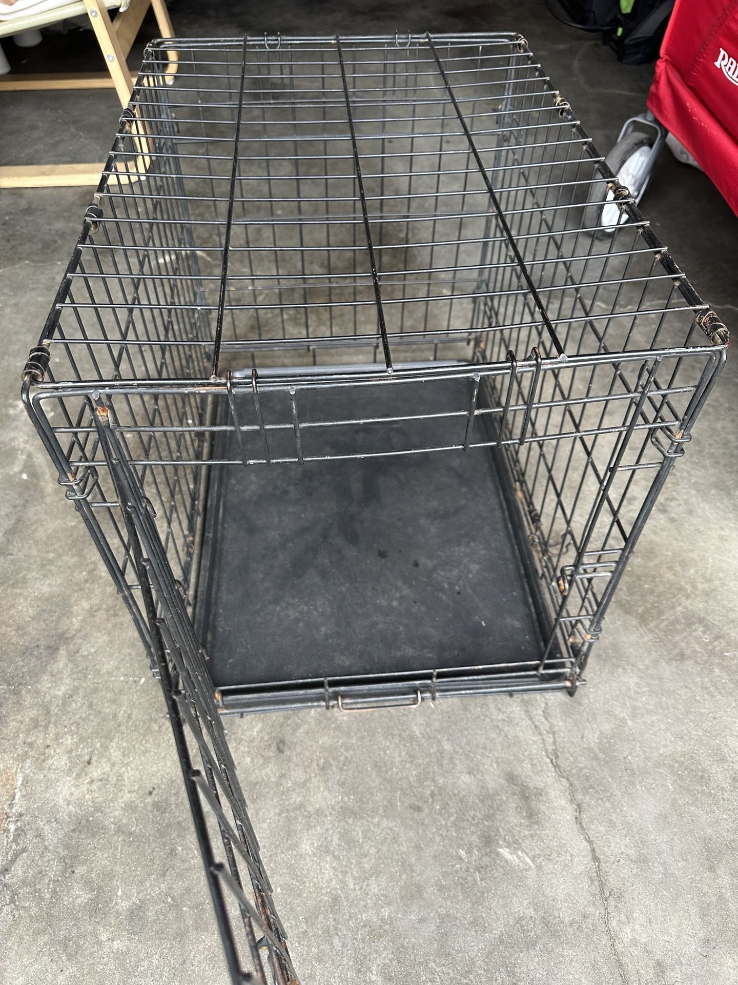 Dog Kennel With Tray