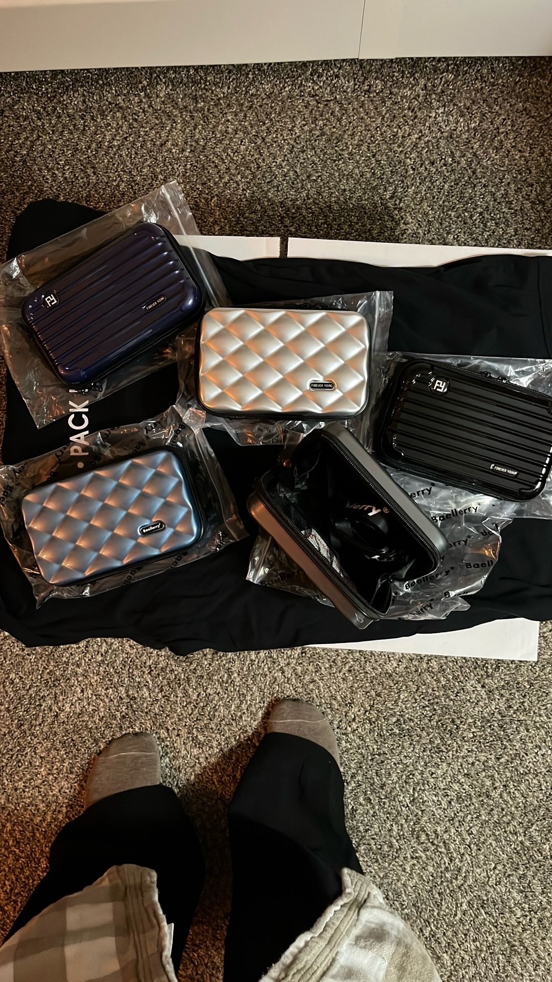 Mini Hard Shell Suitcase Looking Travel Bag