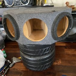 3 10 Inch Sub Box  40$ 