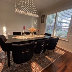 Expandable Dining Table (chairs Are NOT Included)