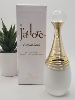 DIOR 

J'adore Parfum d'Eau

1 fl ⭐️
