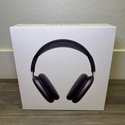 Apple AirPods Max w/ Carrying Case