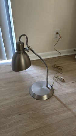 Desk lamp