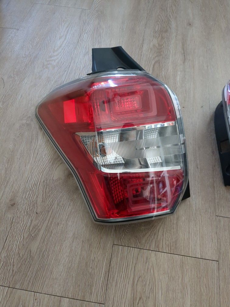Subaru Forester 2014-16 Left Driver Taillight