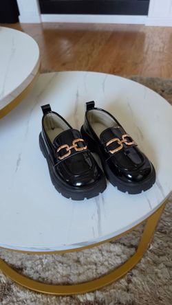 FREE GIRLS’ CLOTHES, TOYS & SHOES