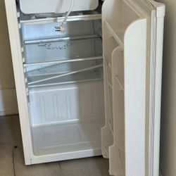 Mini Fridge W/ Freezer
