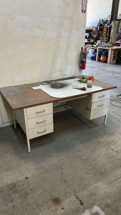 Free Metal Desk