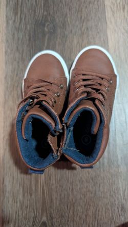 Cat and Jack Brown toodler boots size 8