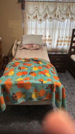 Electric hospital bed/cama de hospital