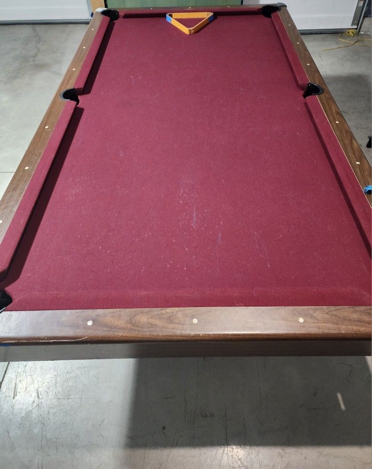 Billiards Table (Pool Table) 8'x4'