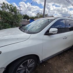 Nissan 2017 Pathfinder 