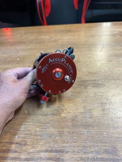 Penn Senator 113H narrow  4/0 “ yellowtail special “ fishing reel