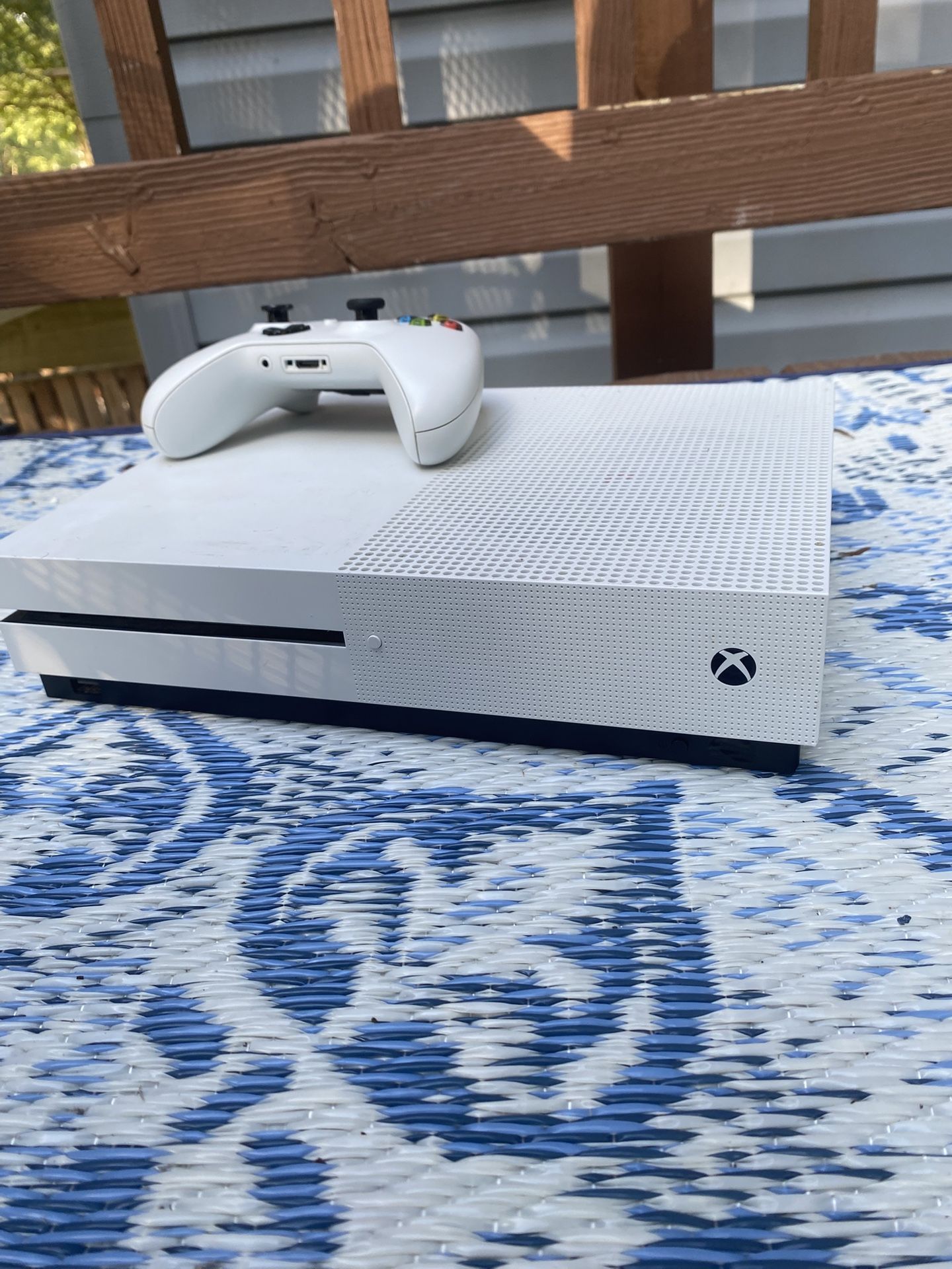 Xbox One S