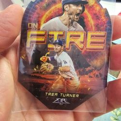 Trer Turner Los Angeles Dodgers '22 Topps Fire On Fire Die-Cut Insert Baseball Card 