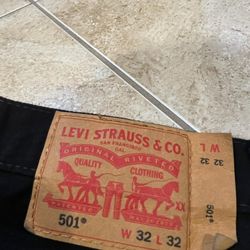 Two Levi's Pants 32x32 Almost New