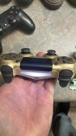 PS4 controller