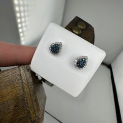 Diamond earrings Blue Diamonds