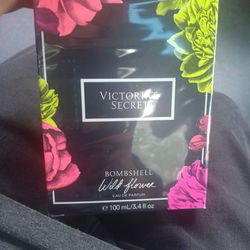 Victoria Secret Bombshell Wild Flower Perfume