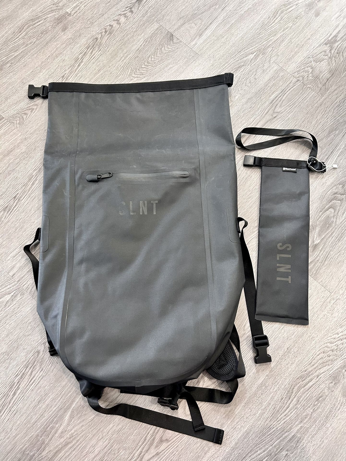 SLNT Faraday Backpack And Cell Phone Bag